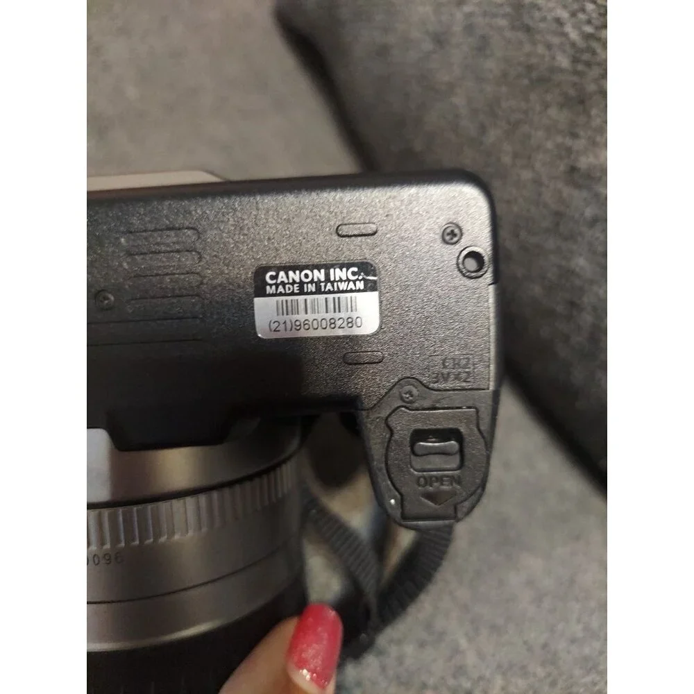 Camera CANON EOS Rebel 72 [Y115d2] Untested Not Sure If Works‎ Parts Strap
